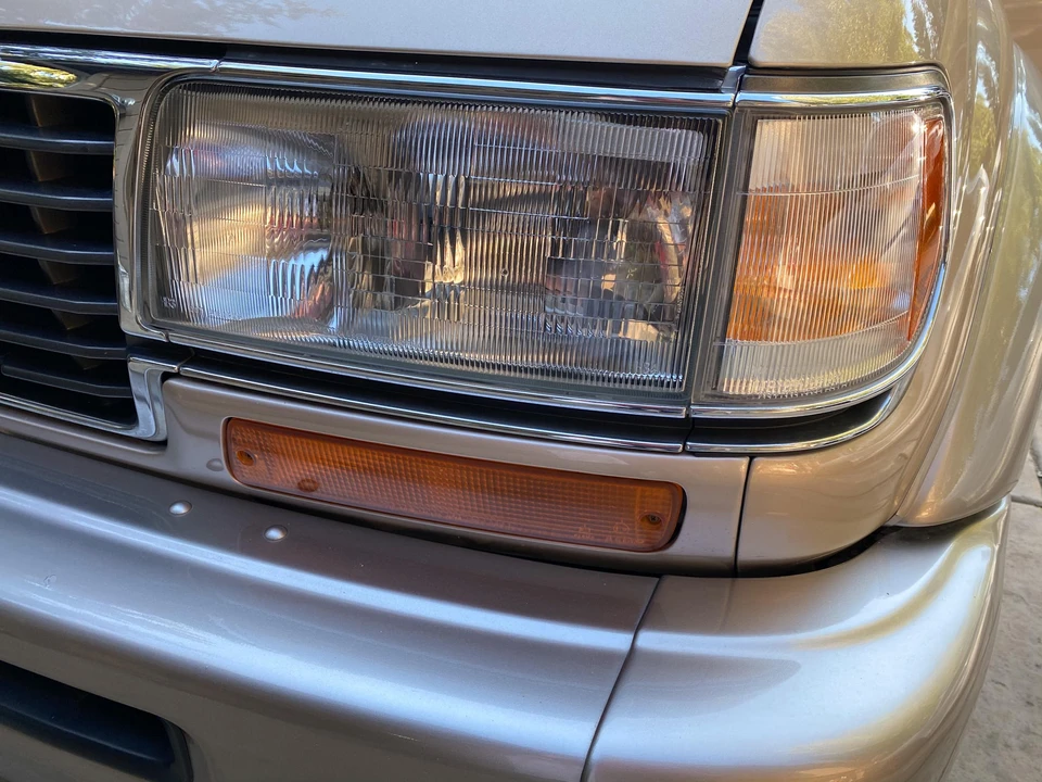 1996 Lexus LX 1st Gen - Image 22 of 31