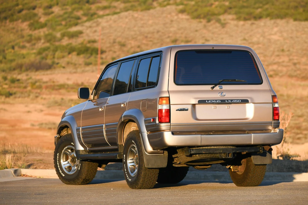 1996 Lexus LX 1st Gen - Image 12 of 31