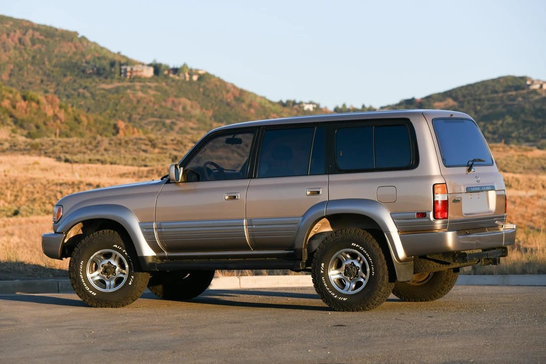 1996 Lexus LX 1st Gen - Image 11 of 31