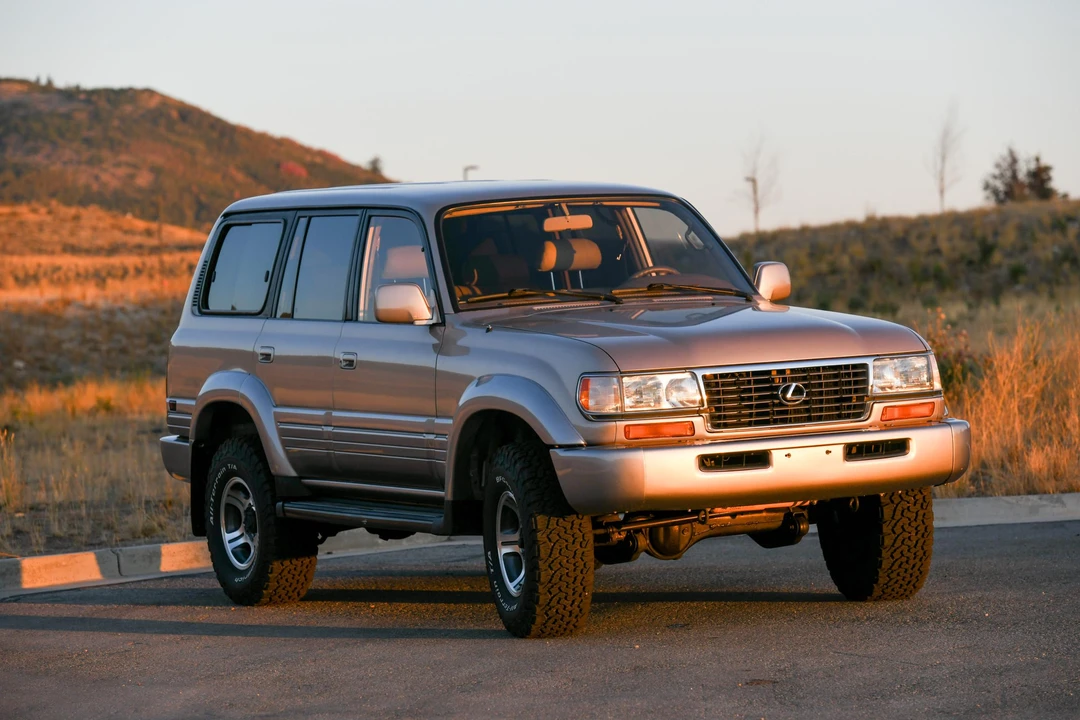 1996 Lexus LX 1st Gen - Image 17 of 31