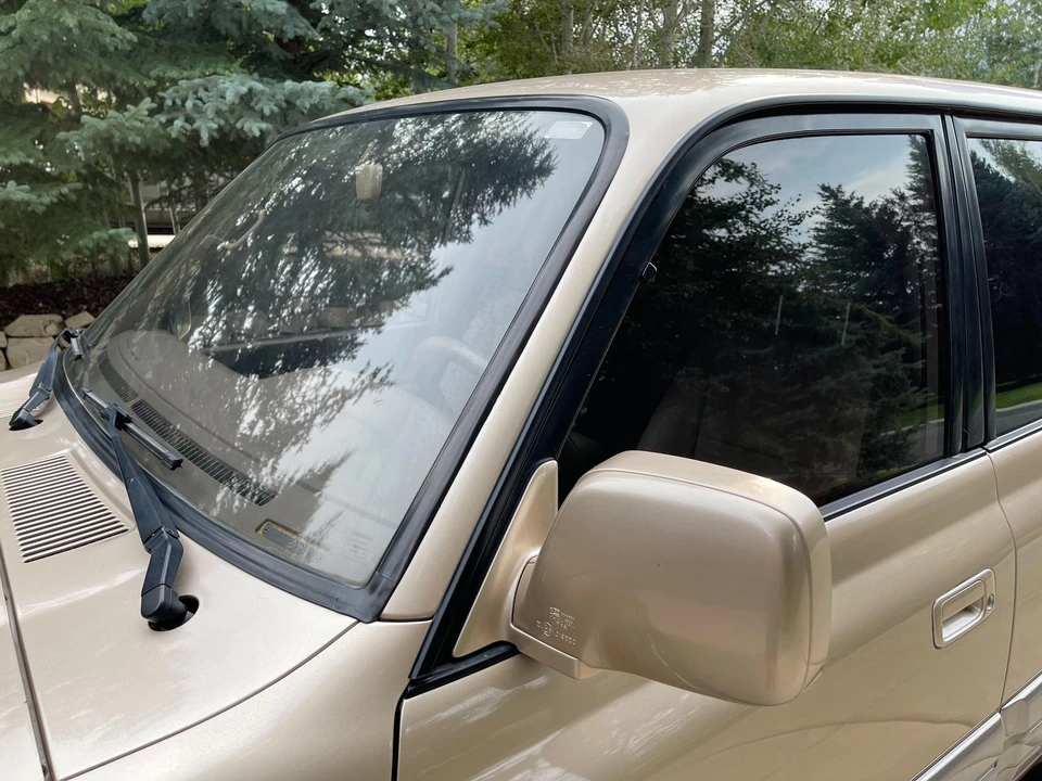 1996 Lexus LX 1st Gen - Image 25 of 31