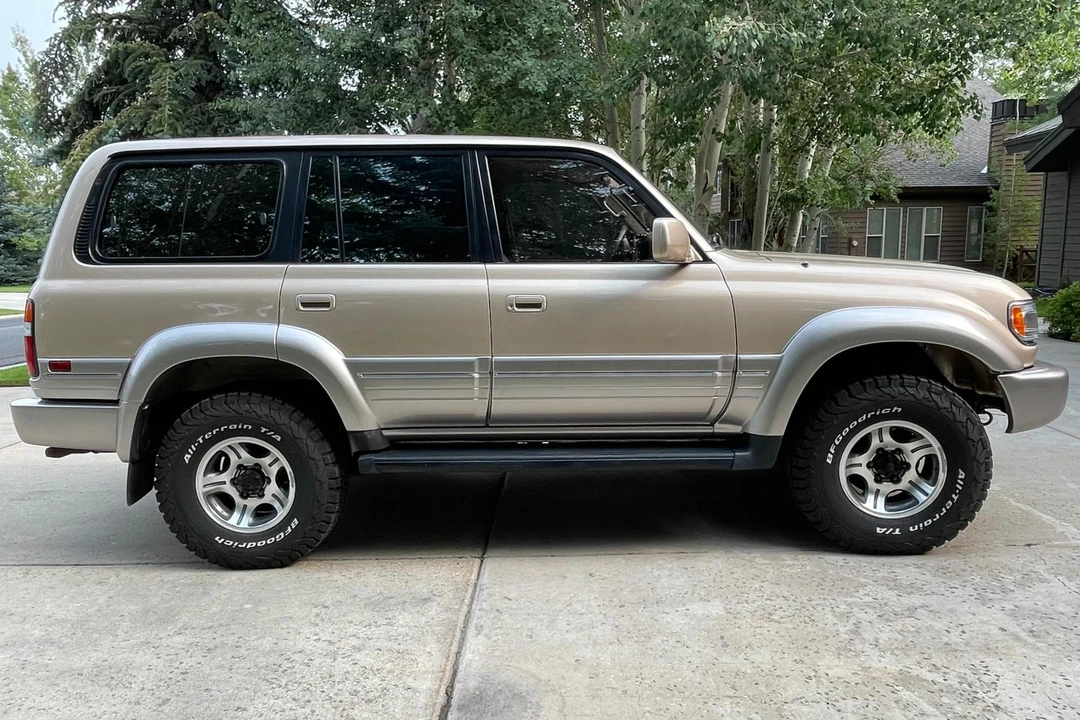 1996 Lexus LX 1st Gen - Image 4 of 31