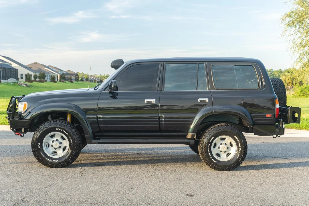 1996 Lexus LX 1st Gen - Image 3 of 31