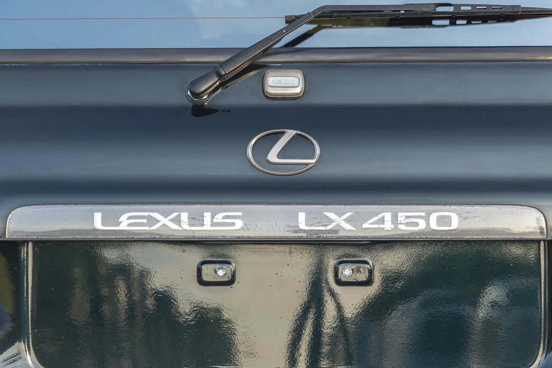 1996 Lexus LX 1st Gen - Image 28 of 31