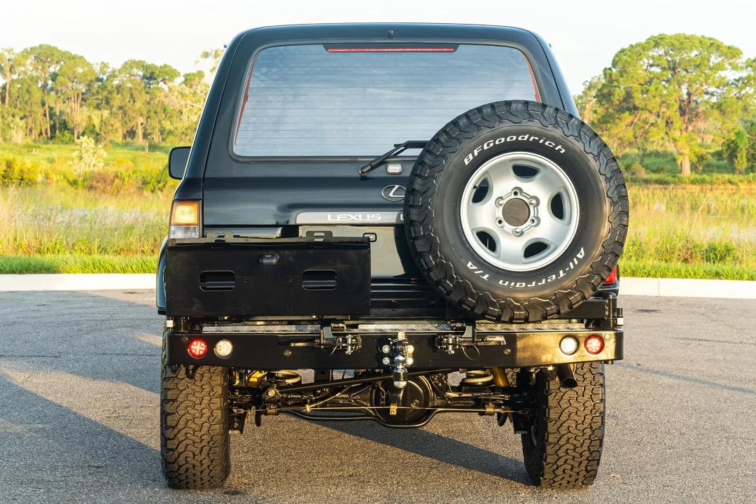 1996 Lexus LX 1st Gen - Image 5 of 31