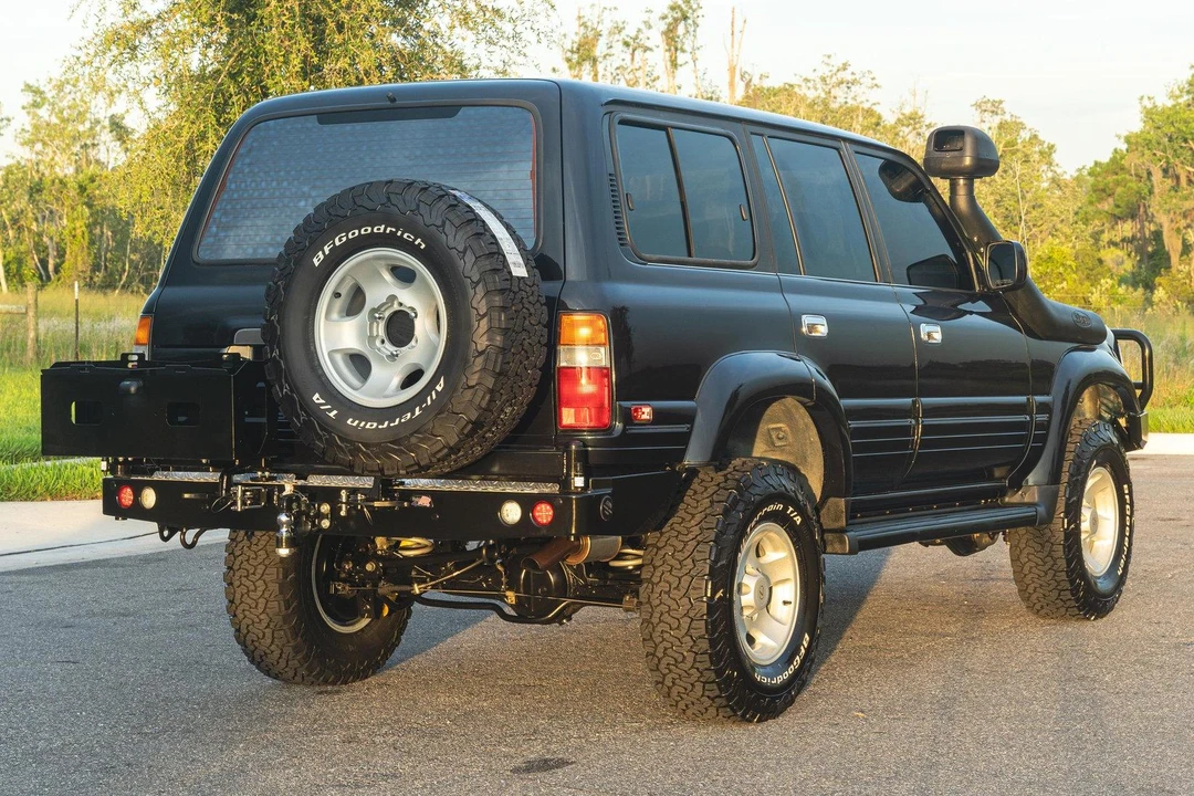 1996 Lexus LX 1st Gen - Image 4 of 31