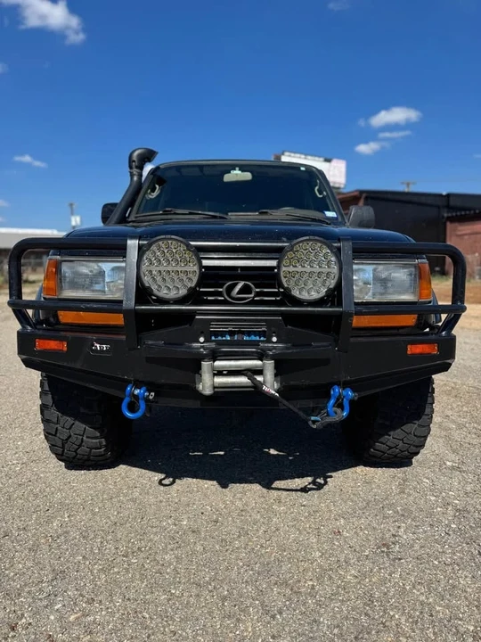 1996 Lexus LX 1st Gen - Image 5 of 15