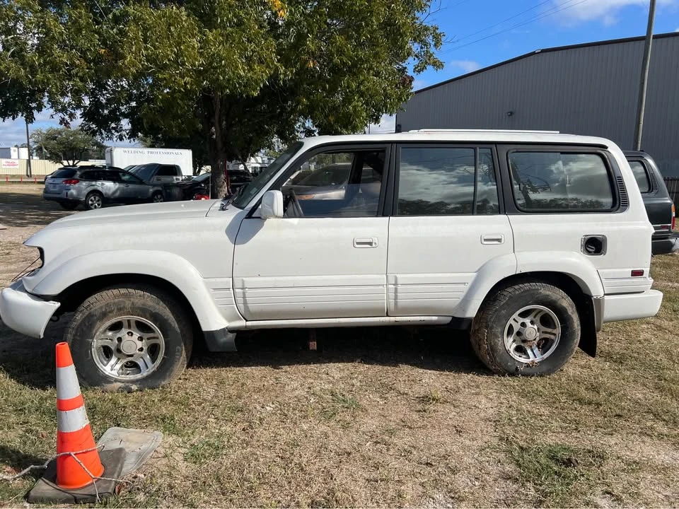 1996 Lexus LX 1st Gen - Image 2 of 13