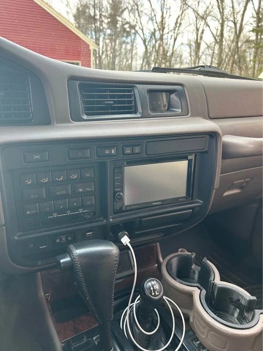 1996 Lexus LX 1st Gen - Image 11 of 14