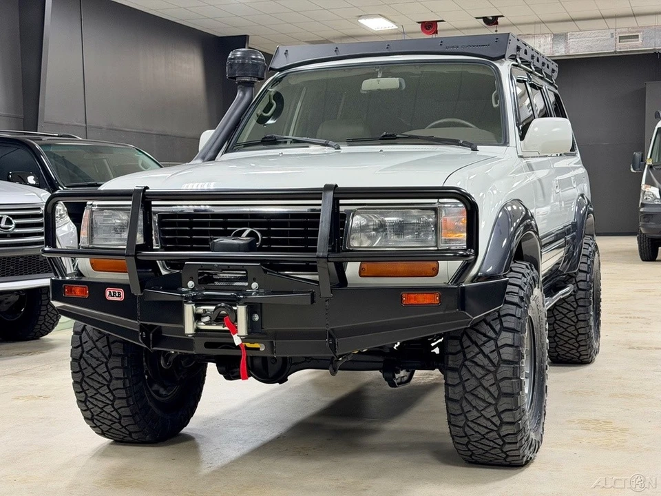 1996 Lexus LX 1st Gen - Image 6 of 12