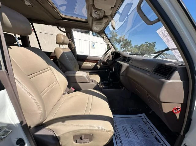 1996 Lexus LX 1st Gen - Image 10 of 12