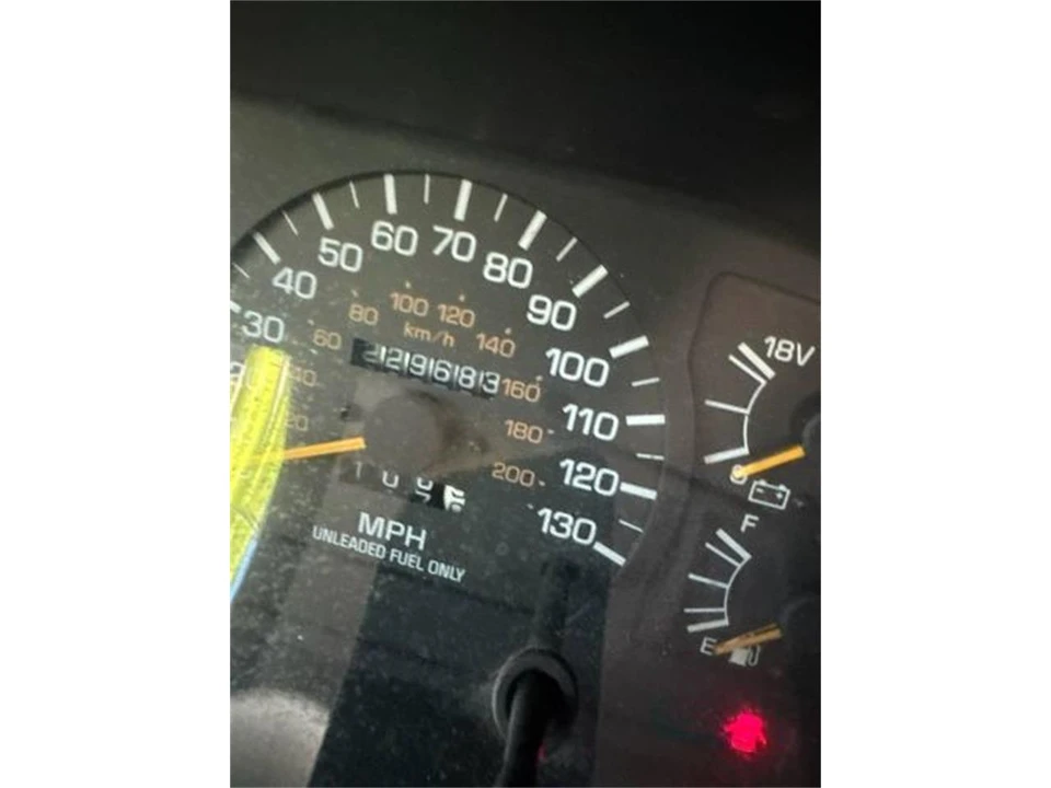 1996 Lexus LX 1st Gen - Image 10 of 16