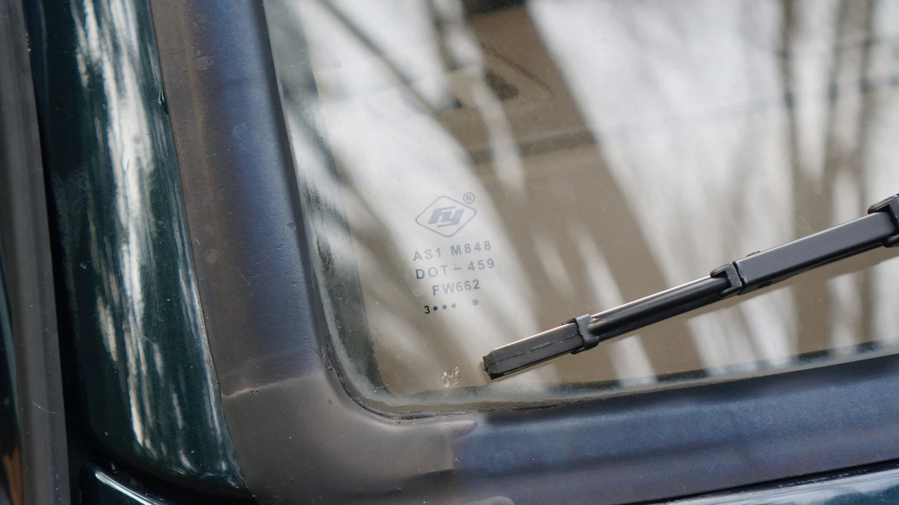 1996 Lexus LX 1st Gen - Image 29 of 31