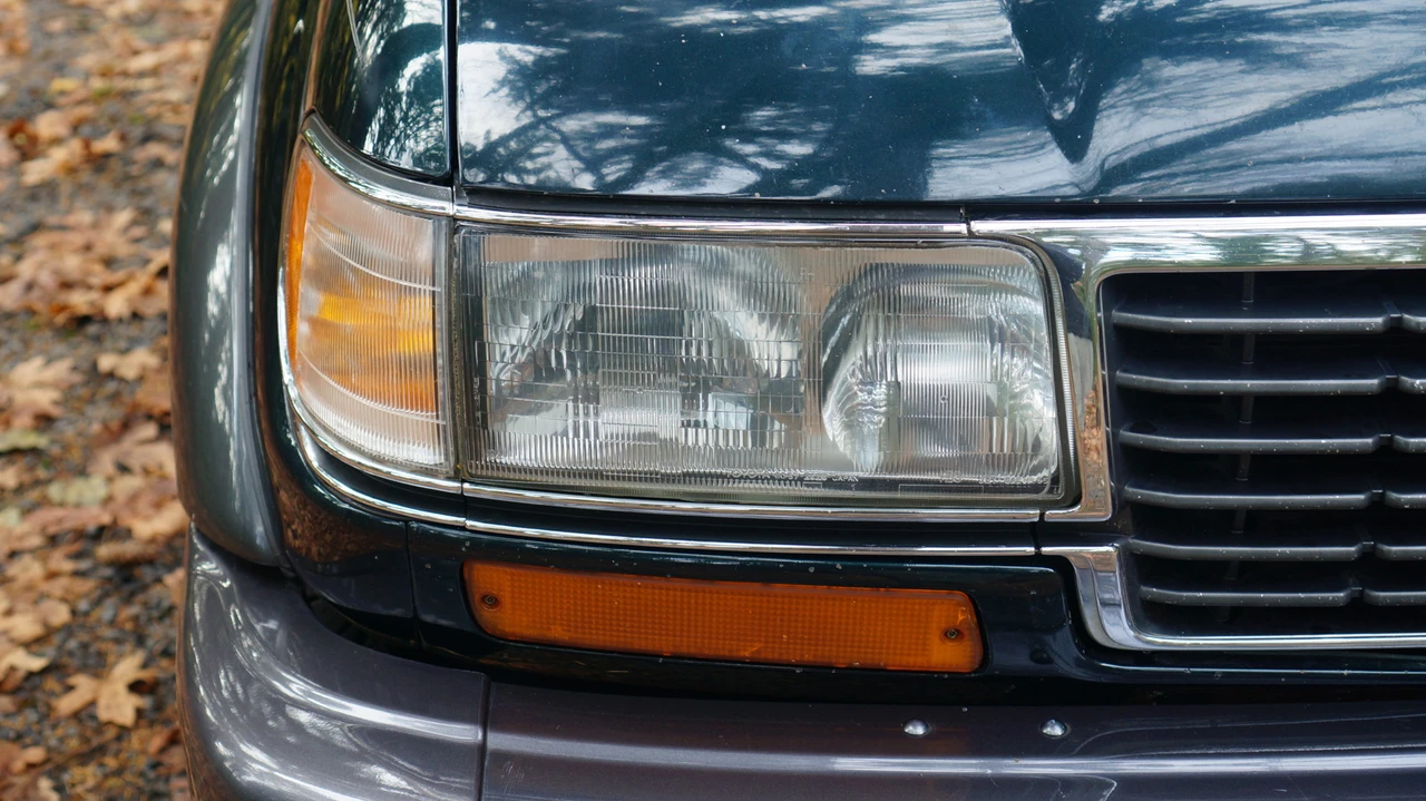 1996 Lexus LX 1st Gen - Image 16 of 31