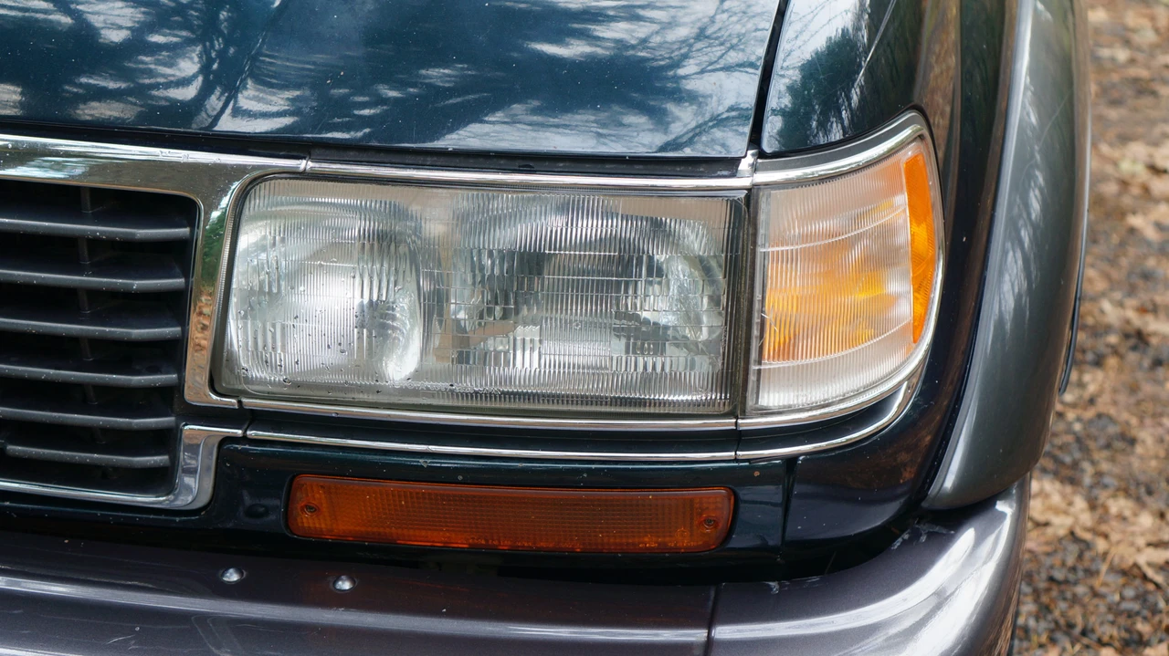 1996 Lexus LX 1st Gen - Image 17 of 31