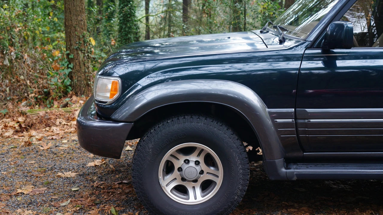 1996 Lexus LX 1st Gen - Image 12 of 31