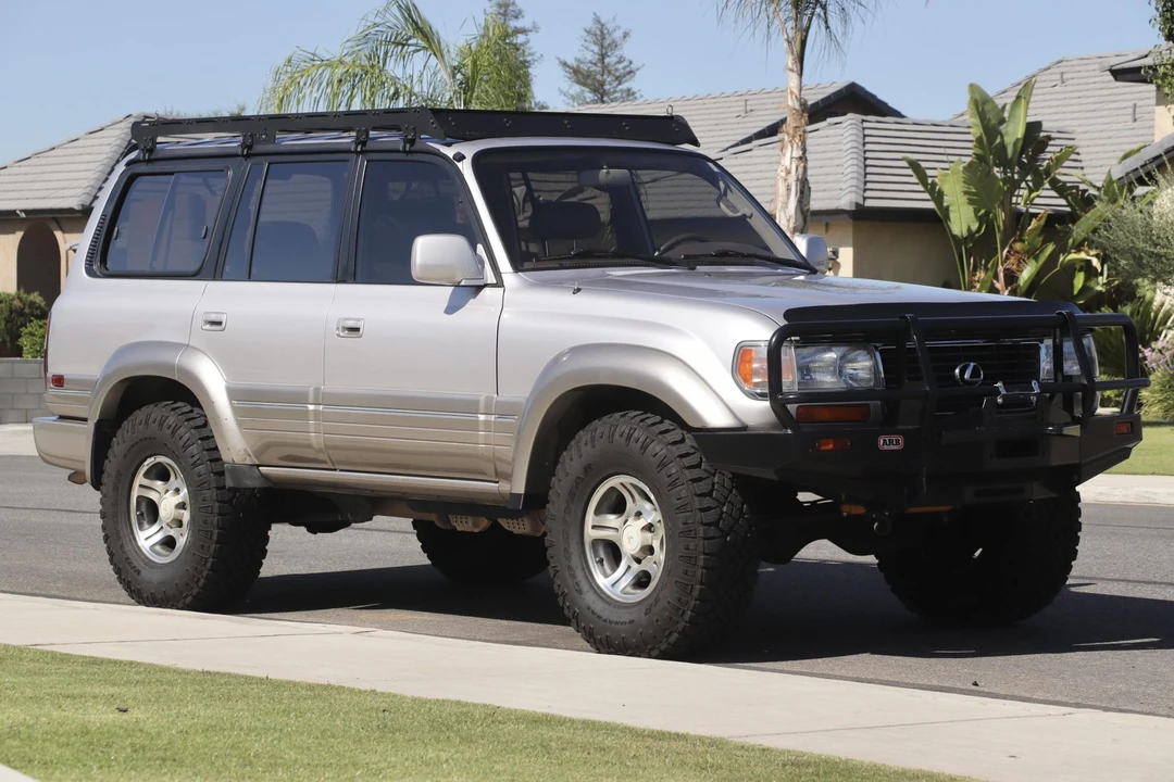 1996 Lexus LX 1st Gen - Image 5 of 31