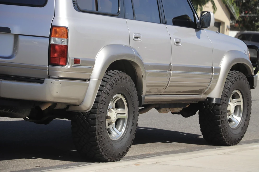 1996 Lexus LX 1st Gen - Image 15 of 31