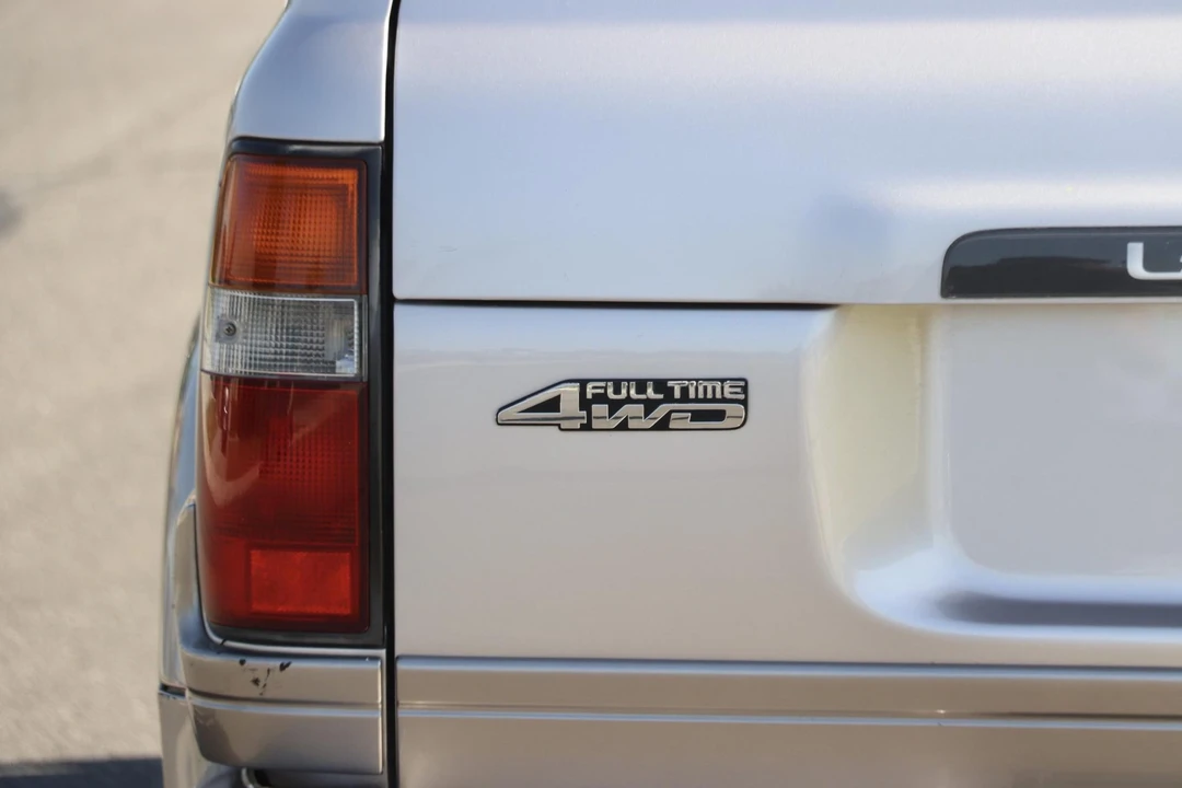 1996 Lexus LX 1st Gen - Image 23 of 31