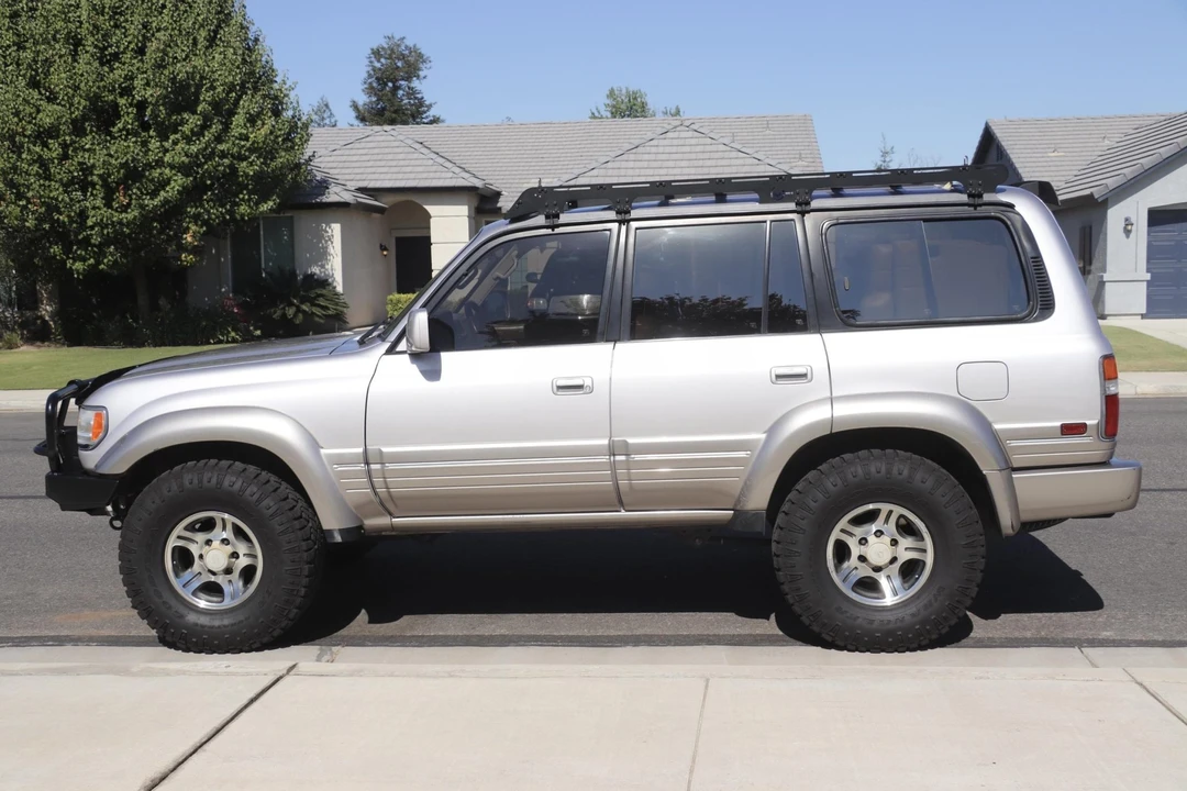 1996 Lexus LX 1st Gen - Image 11 of 31