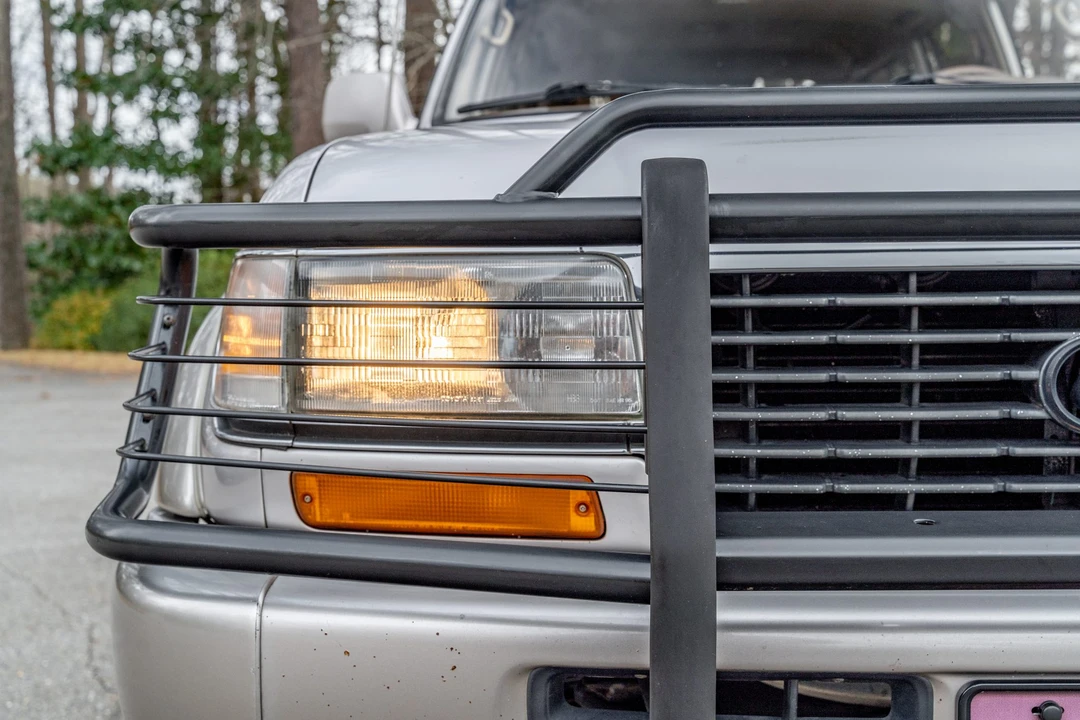 1996 Lexus LX 1st Gen - Image 11 of 31