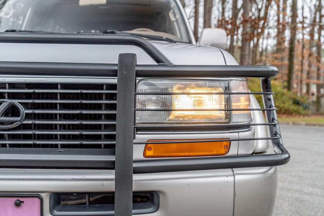 1996 Lexus LX 1st Gen - Image 12 of 31