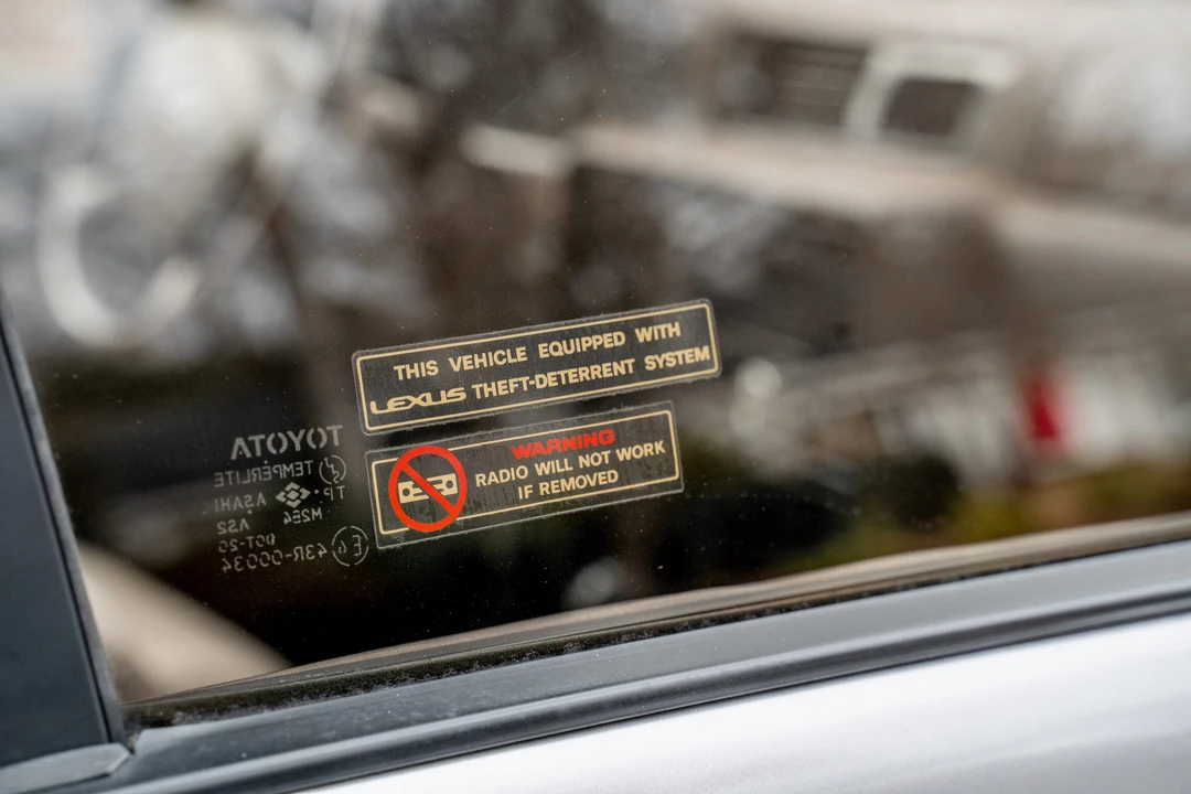 1996 Lexus LX 1st Gen - Image 27 of 31