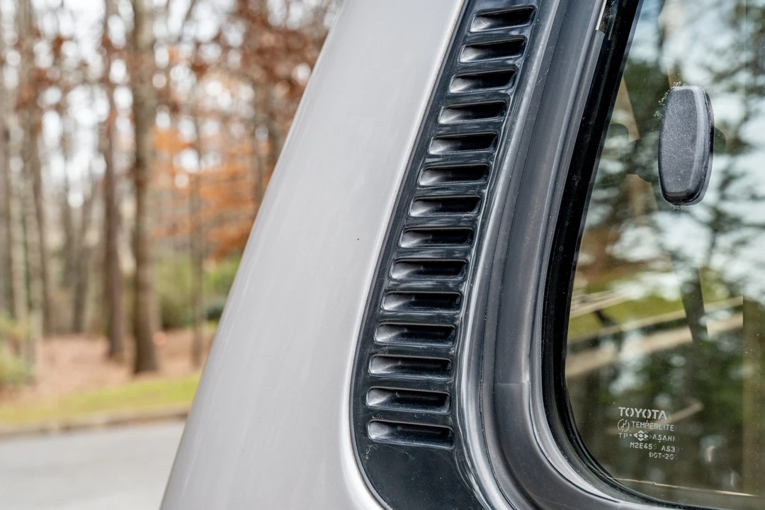 1996 Lexus LX 1st Gen - Image 30 of 31