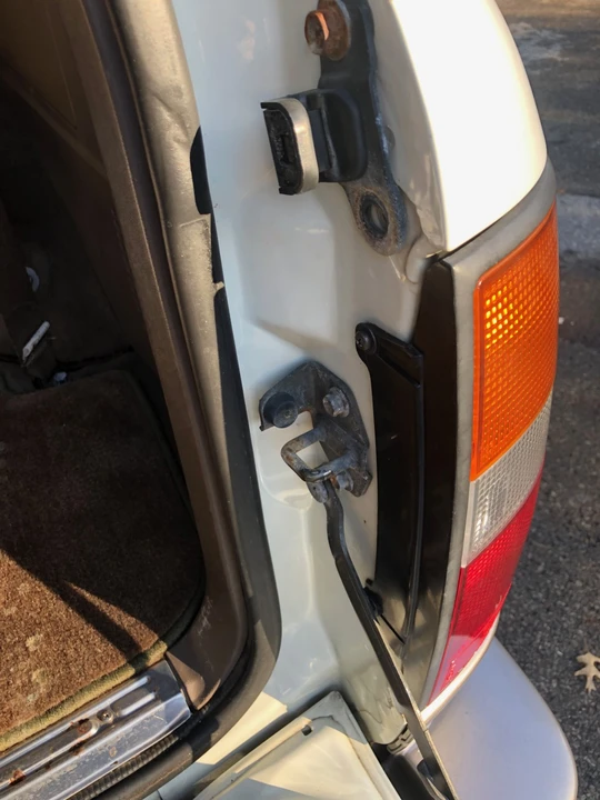 1996 Lexus LX 1st Gen - Image 25 of 31