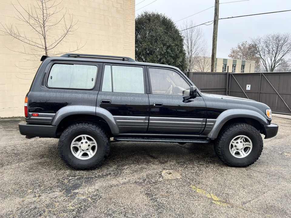 1996 Lexus LX 1st Gen - Image 14 of 31