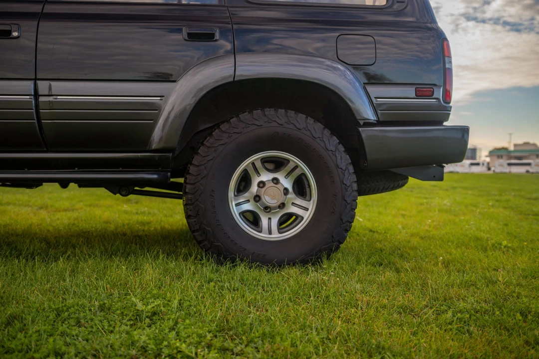 1996 Lexus LX 1st Gen - Image 27 of 31