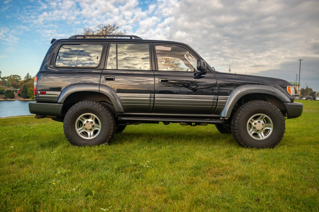 1996 Lexus LX 1st Gen - Image 4 of 31