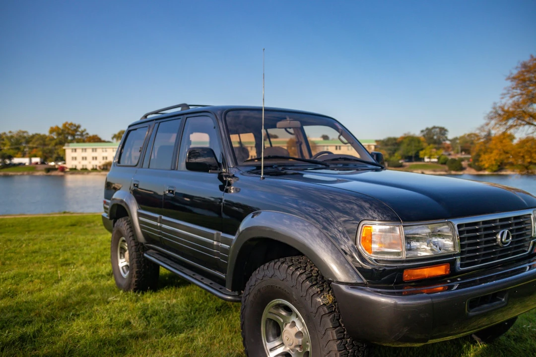 1996 Lexus LX 1st Gen - Image 24 of 31