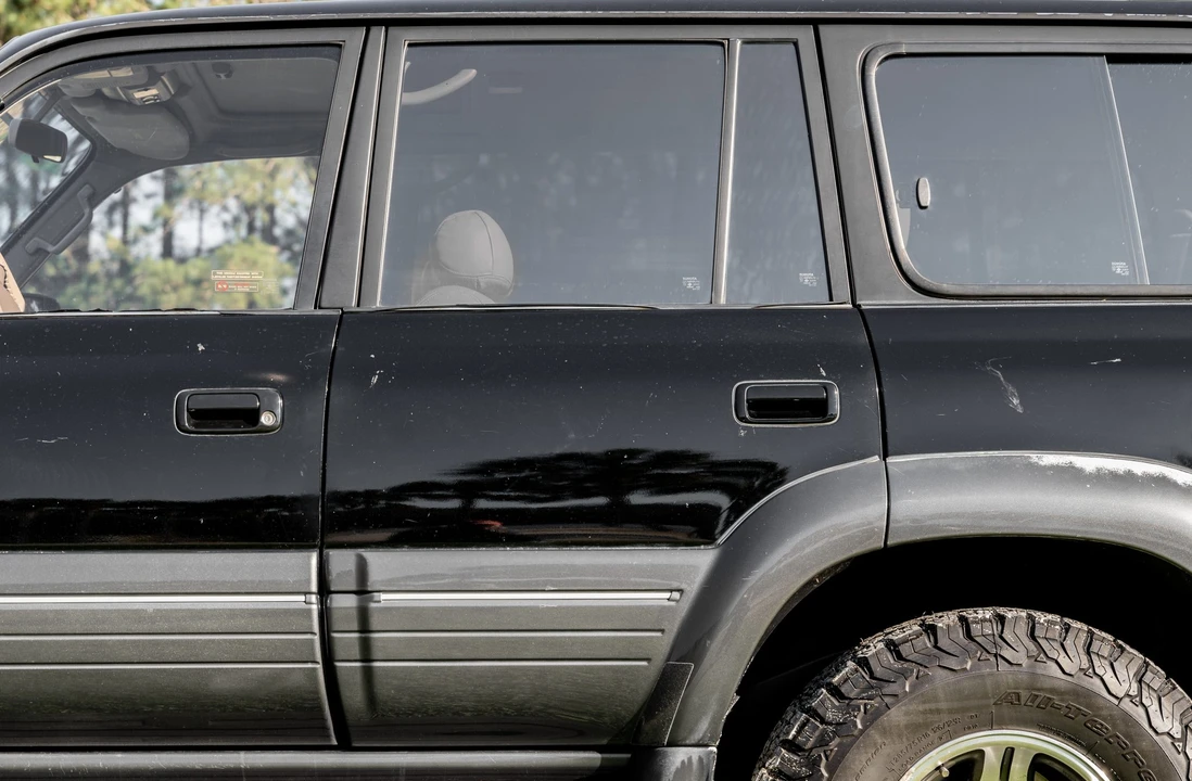 1996 Lexus LX 1st Gen - Image 13 of 31