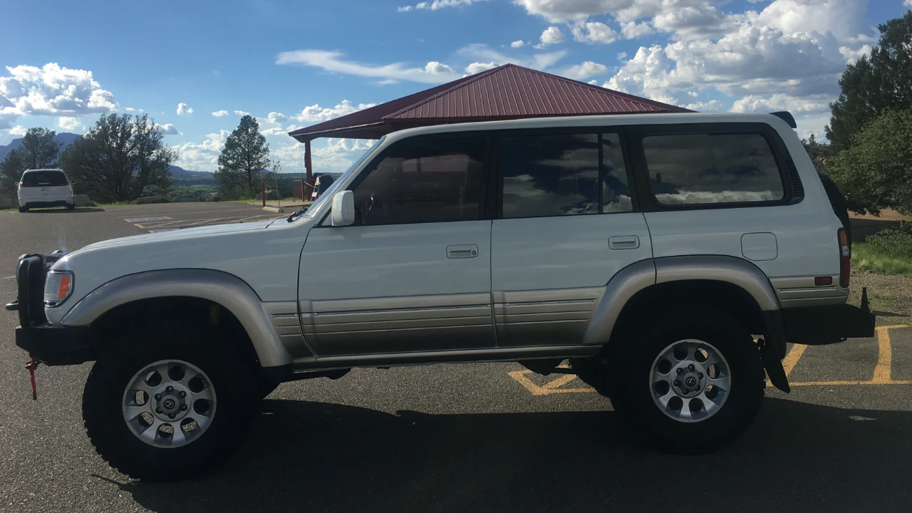 1996 Lexus LX 1st Gen - Image 15 of 31