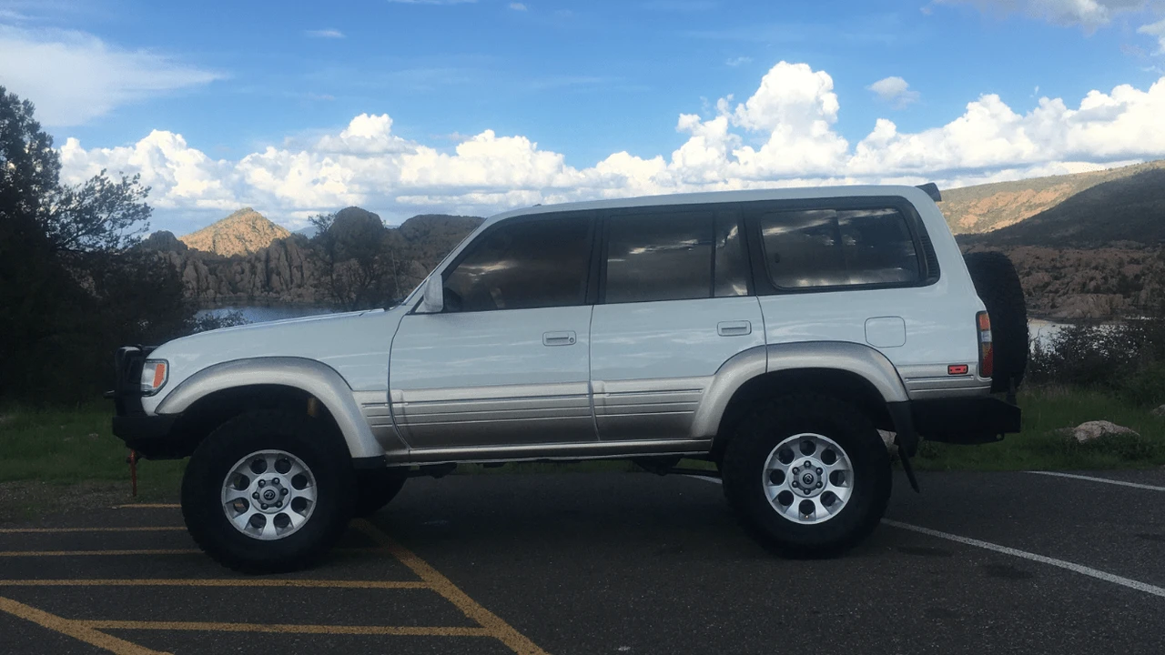 1996 Lexus LX 1st Gen - Image 18 of 31