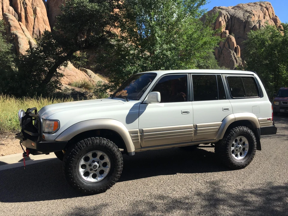 1996 Lexus LX 1st Gen - Image 13 of 31