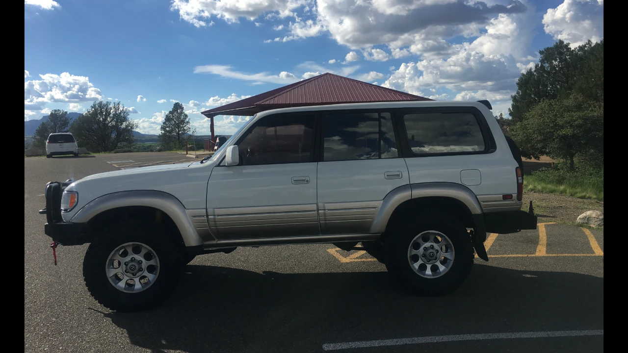 1996 Lexus LX 1st Gen - Image 14 of 31