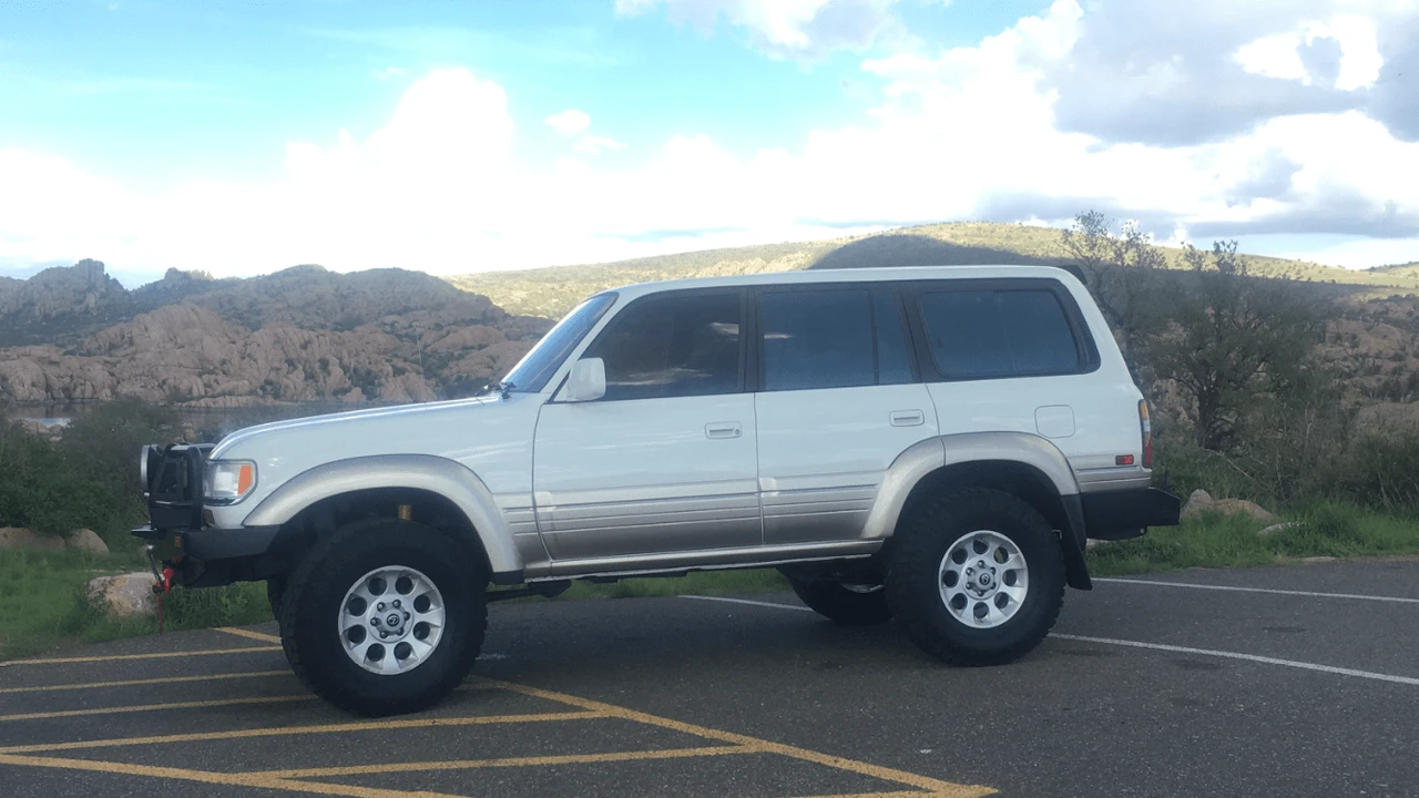 1996 Lexus LX 1st Gen - Image 21 of 31