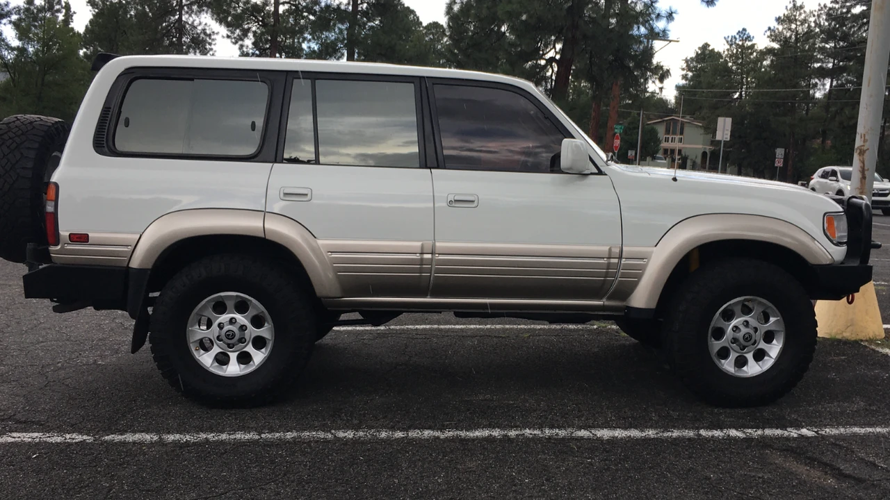 1996 Lexus LX 1st Gen - Image 29 of 31