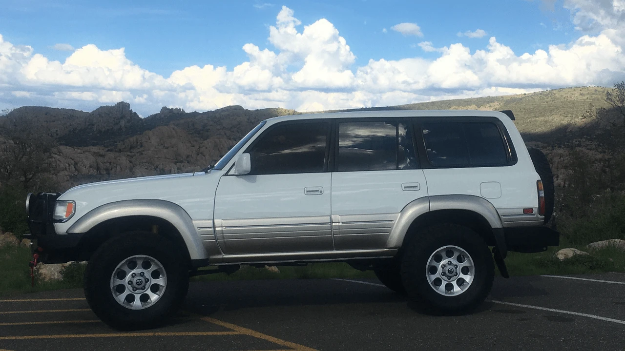 1996 Lexus LX 1st Gen - Image 19 of 31