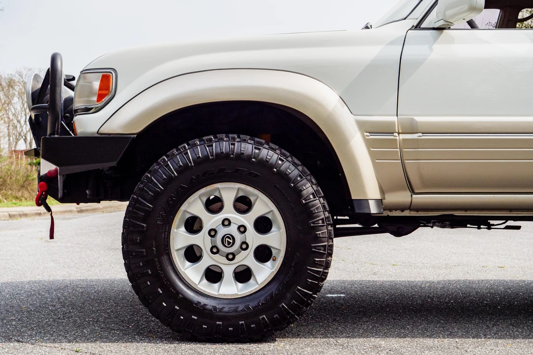 1996 Lexus LX 1st Gen - Image 19 of 31