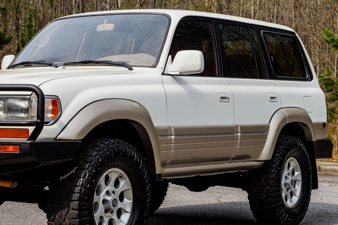 1996 Lexus LX 1st Gen - Image 18 of 31