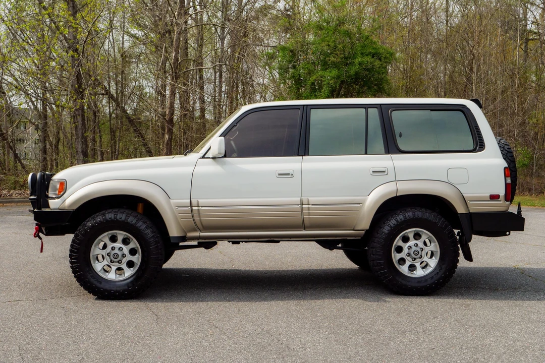 1996 Lexus LX 1st Gen - Image 13 of 31