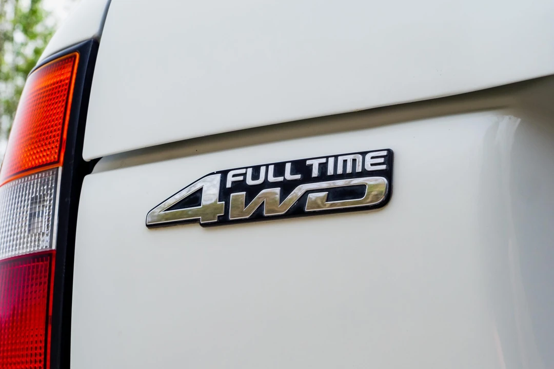 1996 Lexus LX 1st Gen - Image 25 of 31