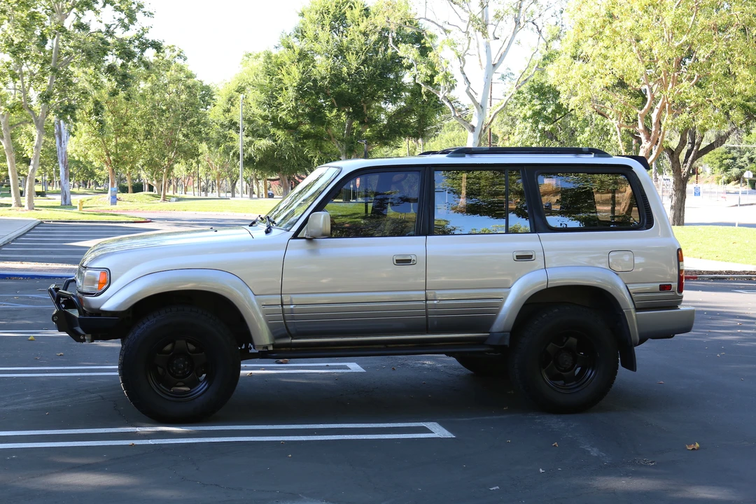 1996 Lexus LX 1st Gen - Image 27 of 31