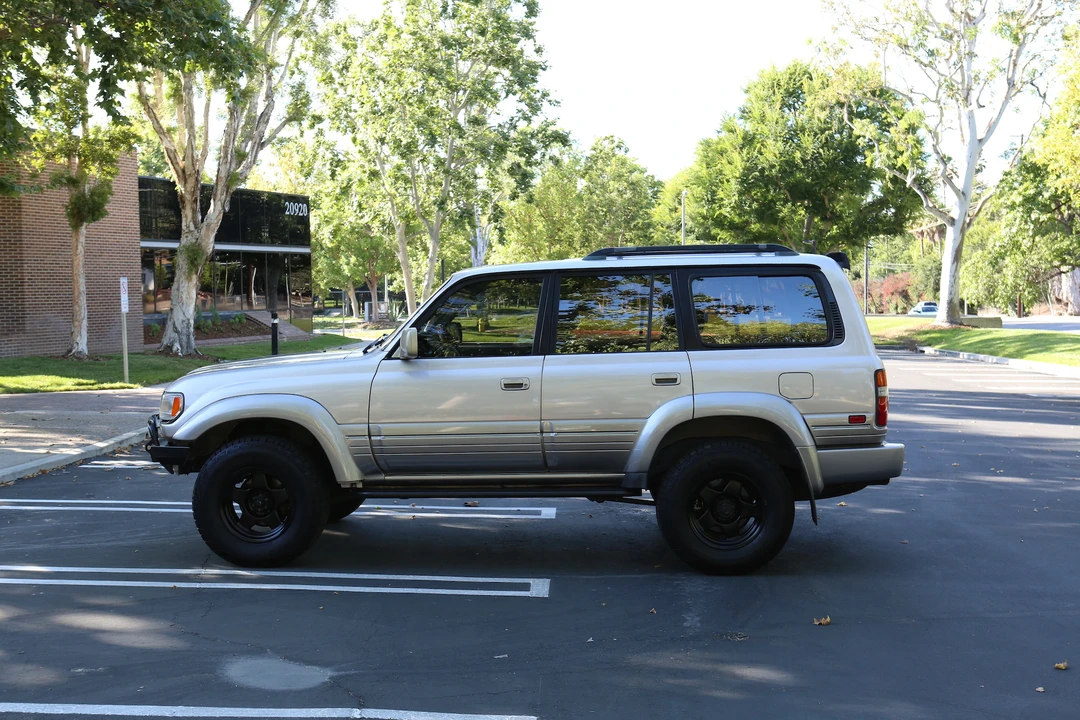 1996 Lexus LX 1st Gen - Image 24 of 31