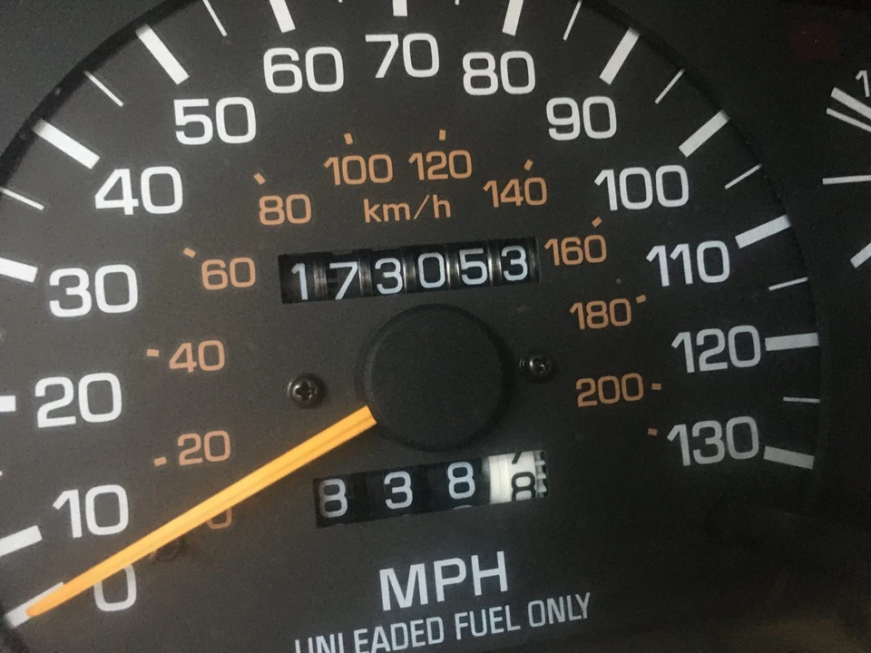 1996 Lexus LX 1st Gen - Image 25 of 31