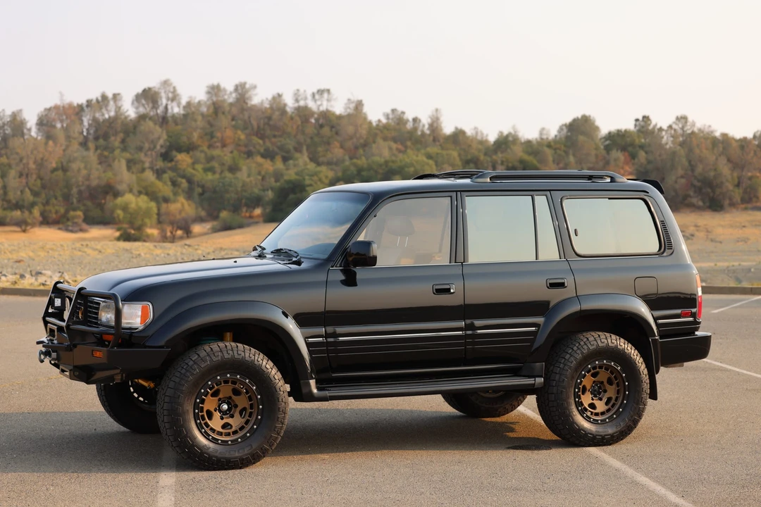 1996 Lexus LX 1st Gen - Image 3 of 31