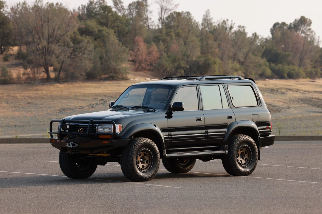 1996 Lexus LX 1st Gen - Image 4 of 31